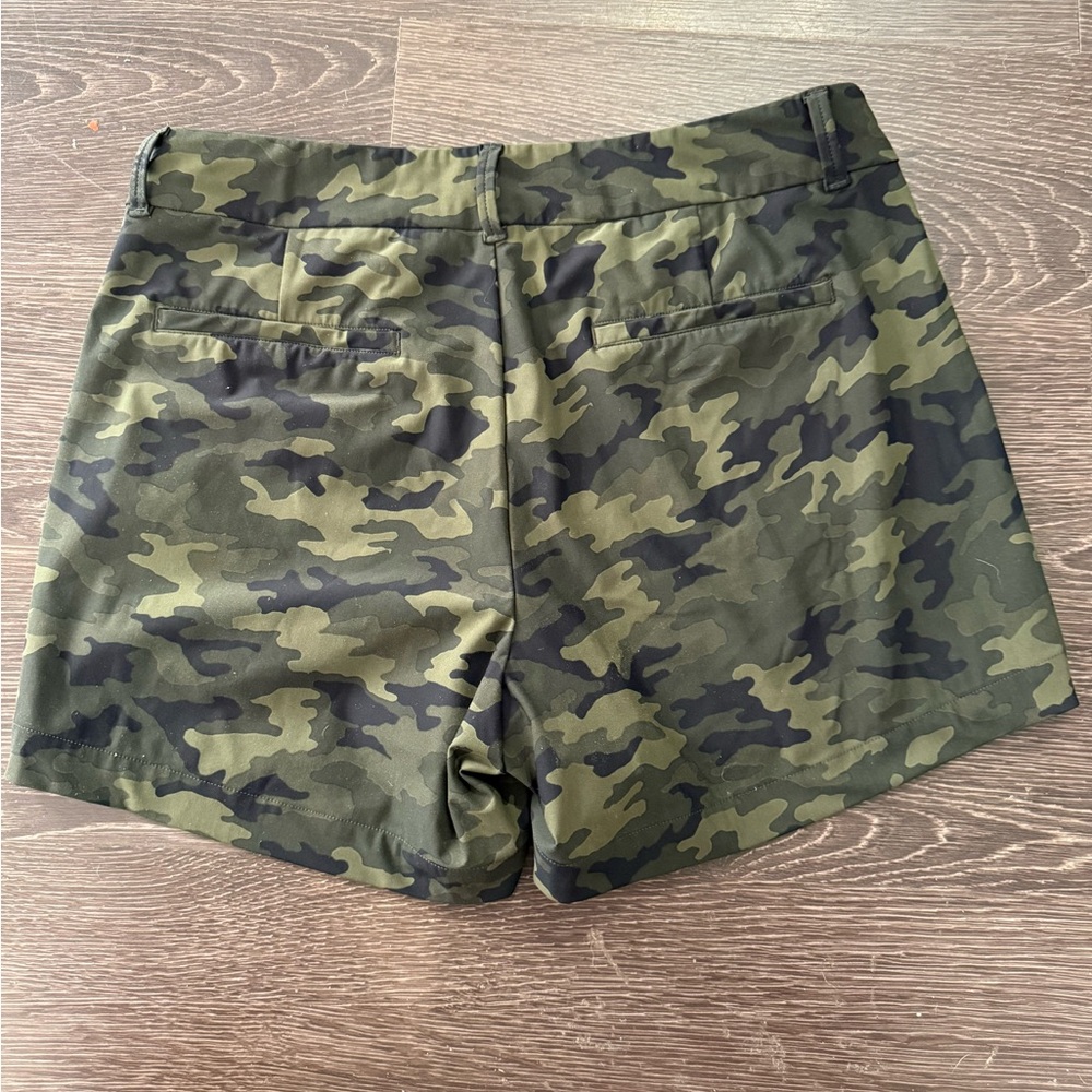 SPANX Camouflage Stretch Shorts - camo Green